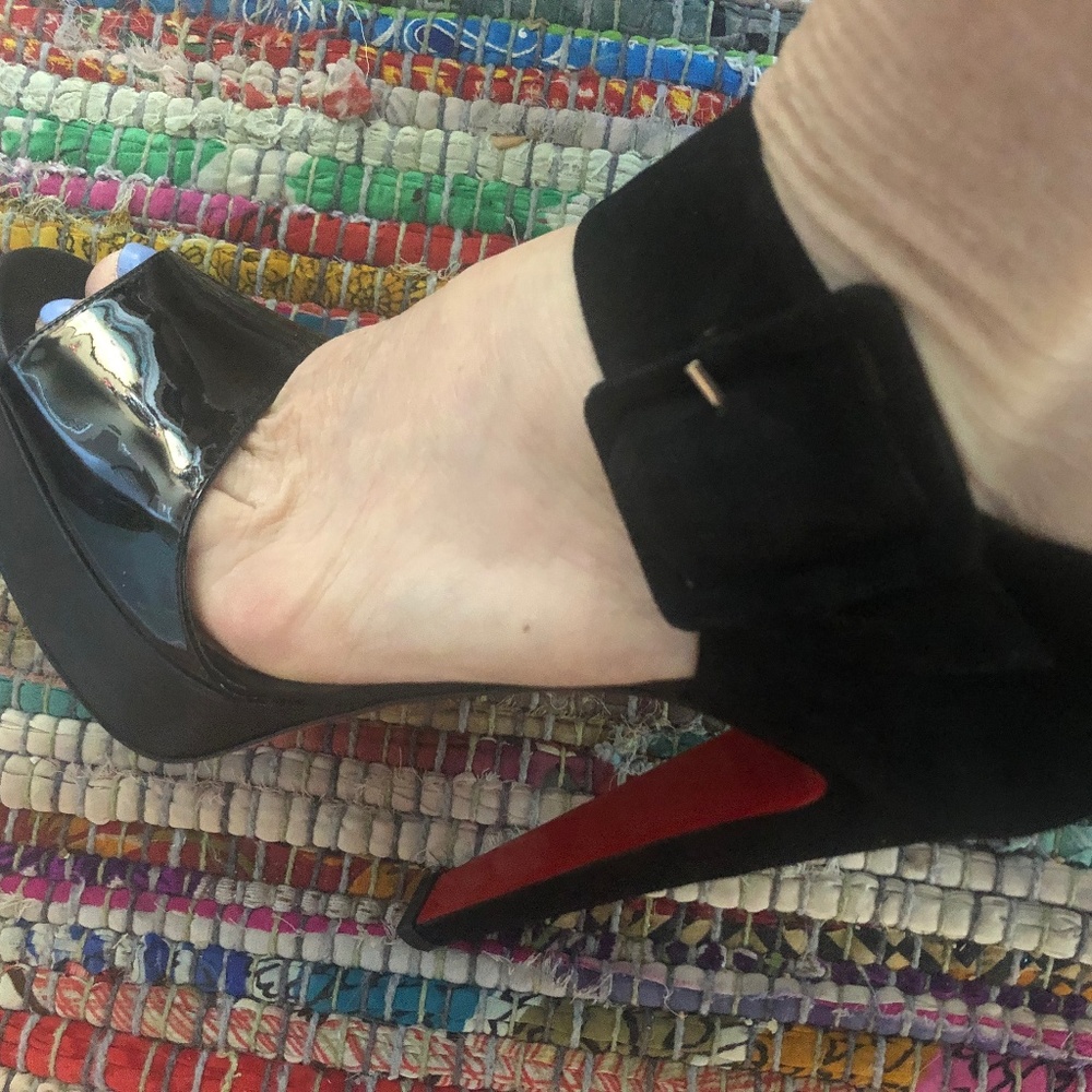 Christian Louboutin Haute Rettenue  $340